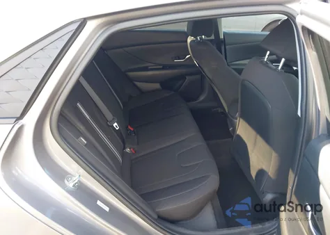 2024 Hyundai Elantra Sel z USA, uszkodzony, nr VIN KMHLM4DG2RU702225